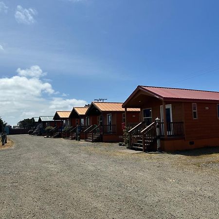 Westport Inn Cabins Exterior photo